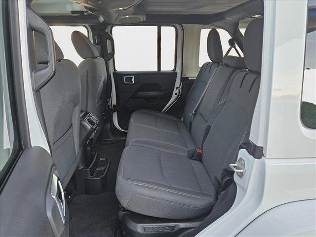 Used 2024 Jeep Wrangler Sahara image 19