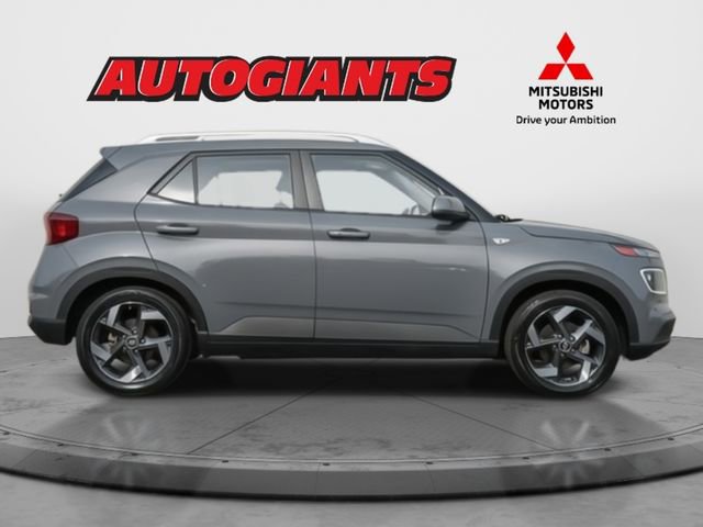 Used 2021 Hyundai Venue SEL w/ Premium Package image 3