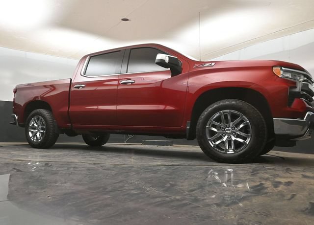 Used 2022 Chevrolet Silverado 1500 LTZ w/ LTZ Premium Package AWD/4WD image 9