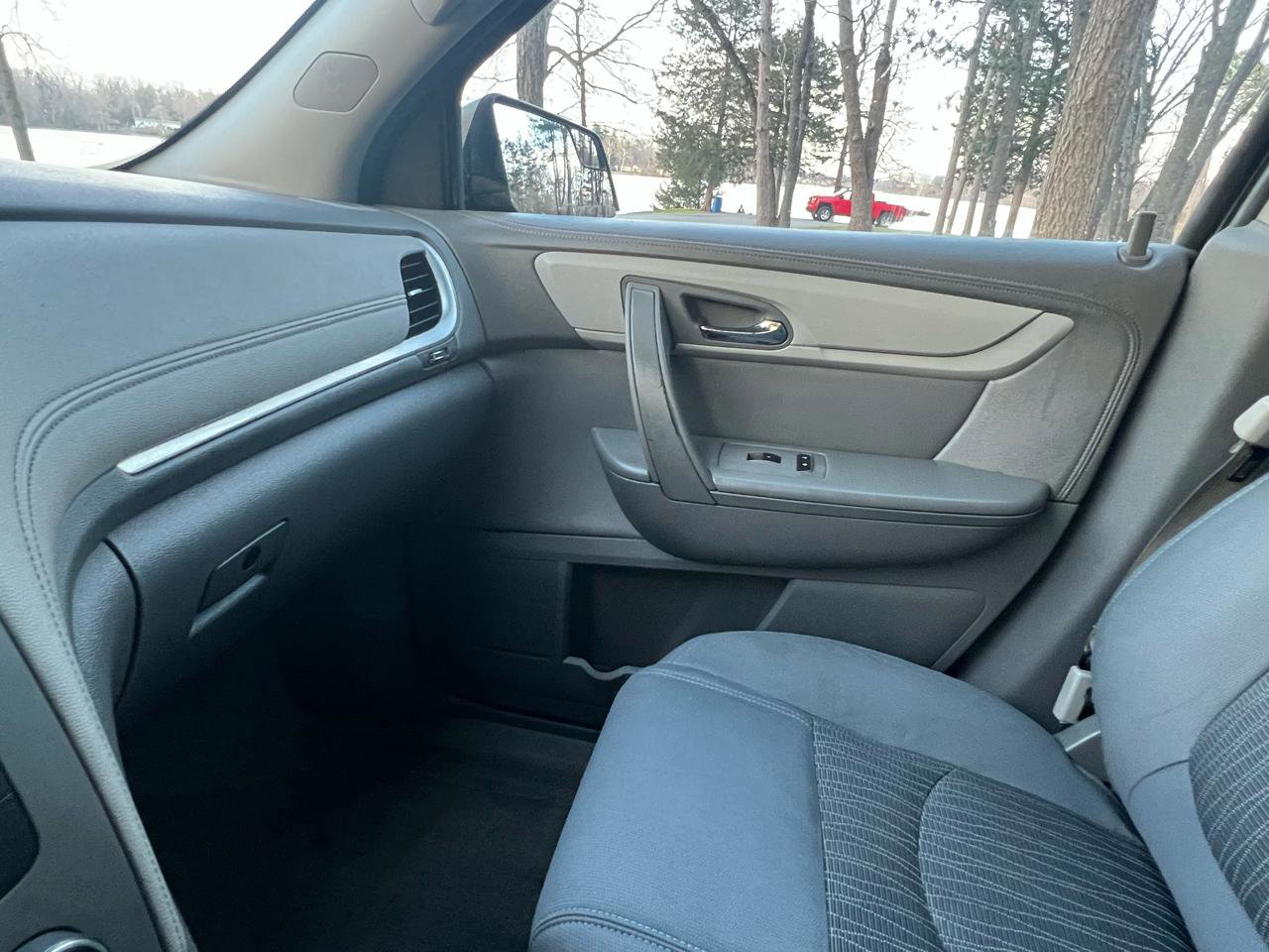 Used 2013 Chevrolet Traverse LS image 18