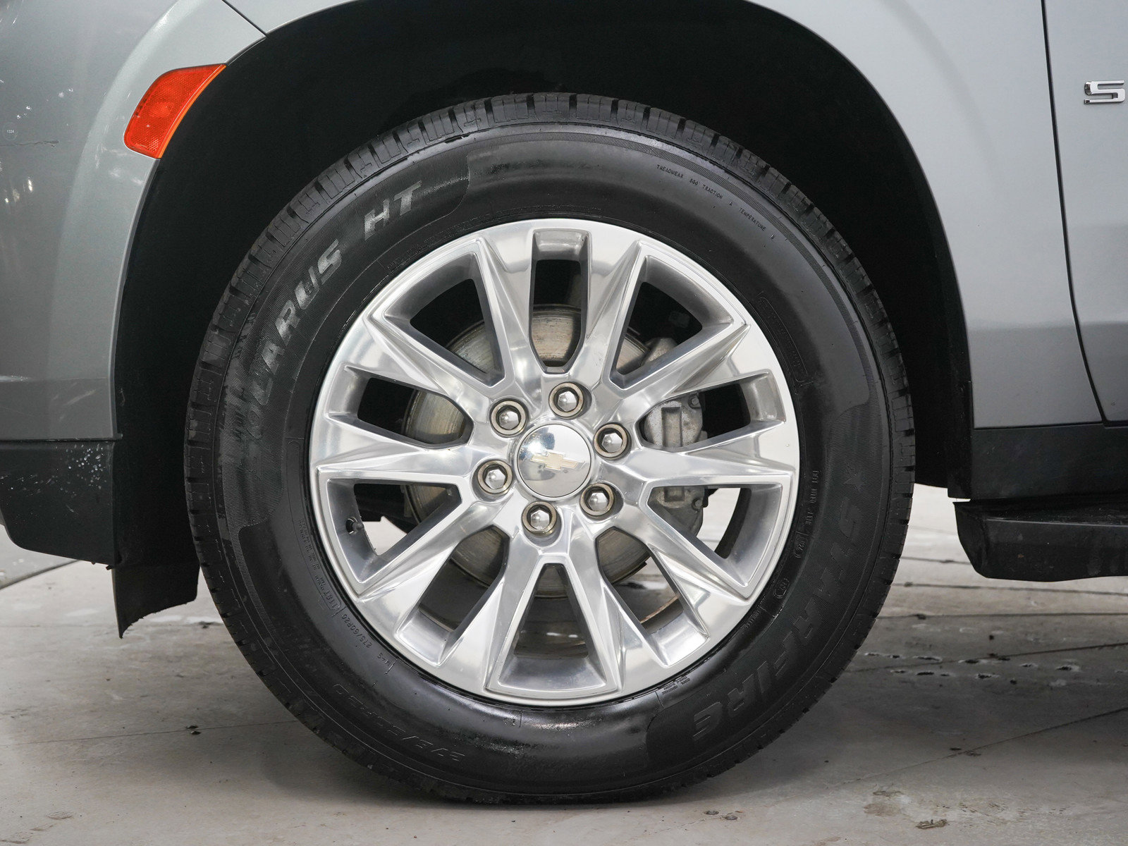 Used 2023 Chevrolet Suburban Premier AWD/4WD image 32