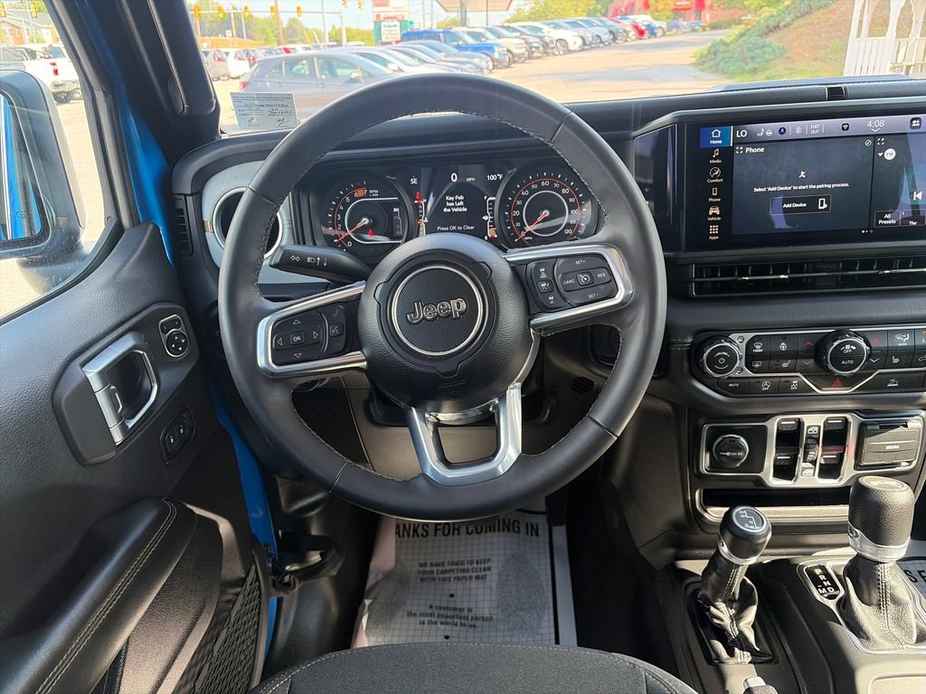 Used 2025 Jeep Wrangler Unlimited Sahara AWD/4WD image 14