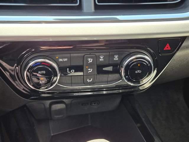 Certified 2025 Chevrolet Trax LT FWD image 22
