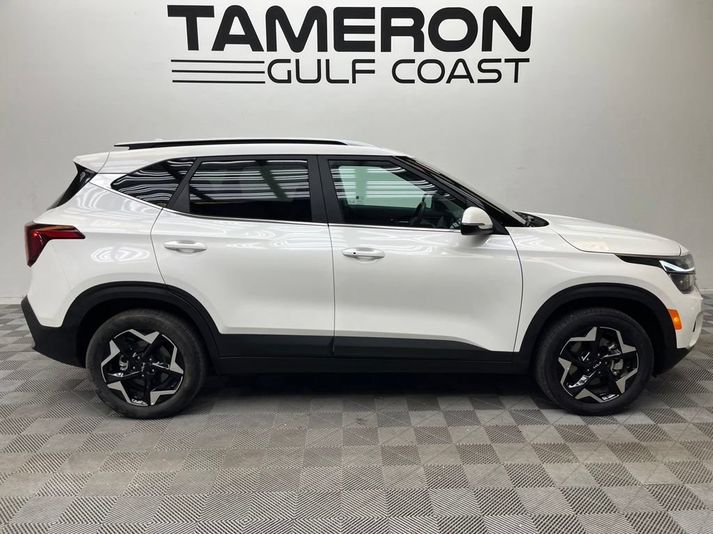 Used 2025 Kia Seltos EX AWD/4WD image 4