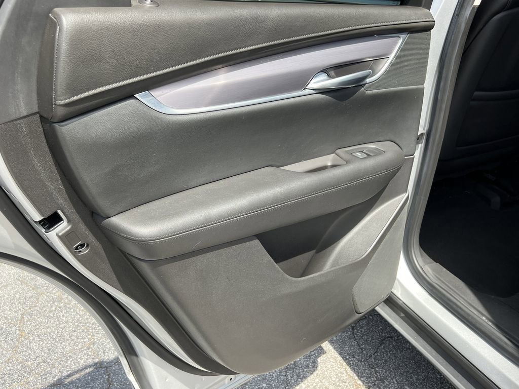 Used 2018 Cadillac XT5 Luxury w/ Driver Awareness Package image 17