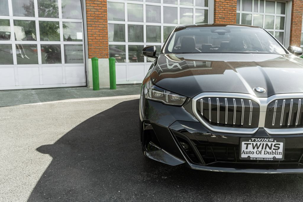 Used 2026 BMW 530i xDrive AWD/4WD image 36