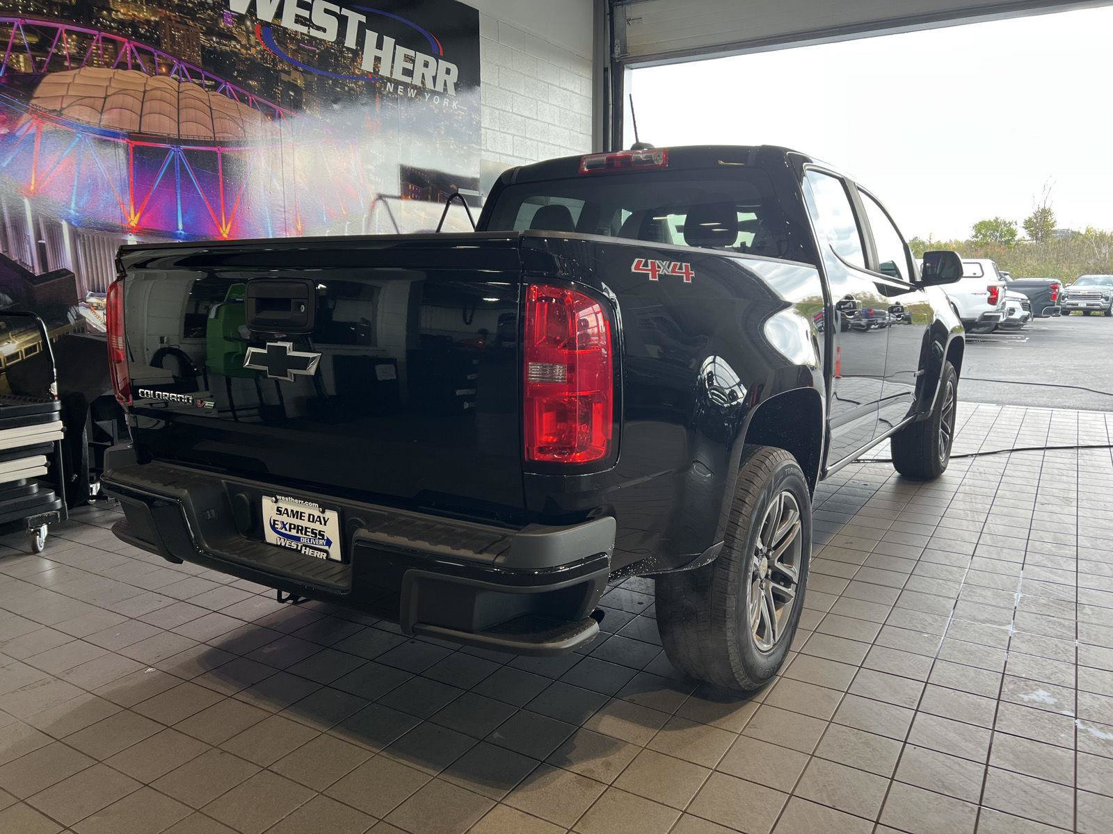 Used 2019 Chevrolet Colorado W/T w/ Custom Special Edition AWD/4WD image 6