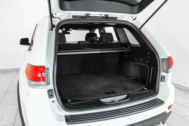 Used 2018 Jeep Grand Cherokee Laredo image 46