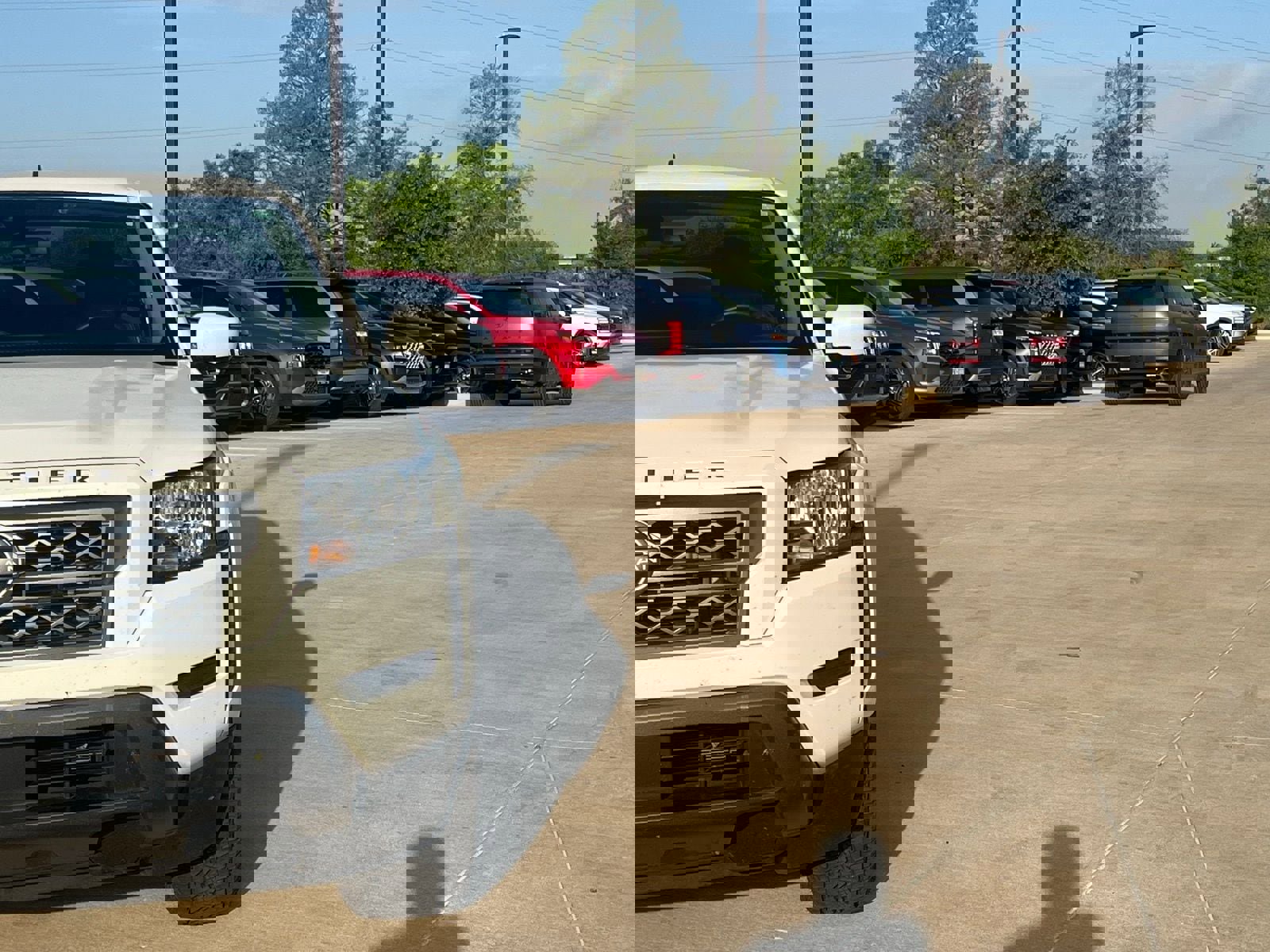 Used 2022 Nissan Frontier SV w/ Technology Package image 3