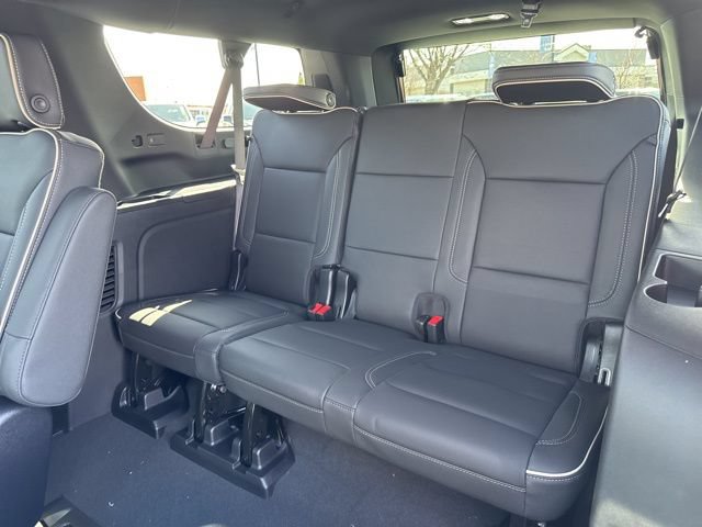 New 2026 Chevrolet Suburban Premier AWD/4WD image 17