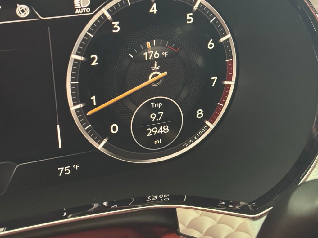 Used 2023 Bentley Continental GT Azure image 26