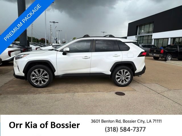 Used 2022 Toyota RAV4 XLE Premium FWD image 15