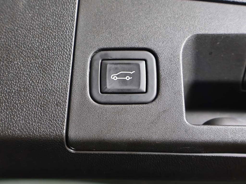 Used 2024 Cadillac XT4 Premium Luxury image 18