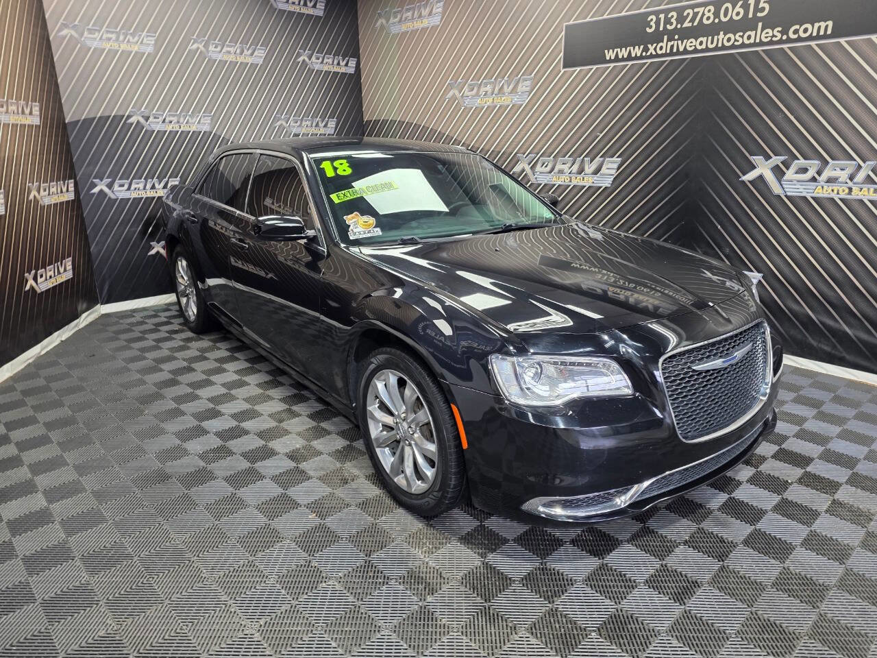 Used 2018 Chrysler 300 Touring L AWD/4WD image 8