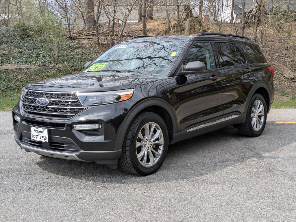 Used 2021 Ford Explorer XLT w/ Equipment Group 202A AWD/4WD image 3