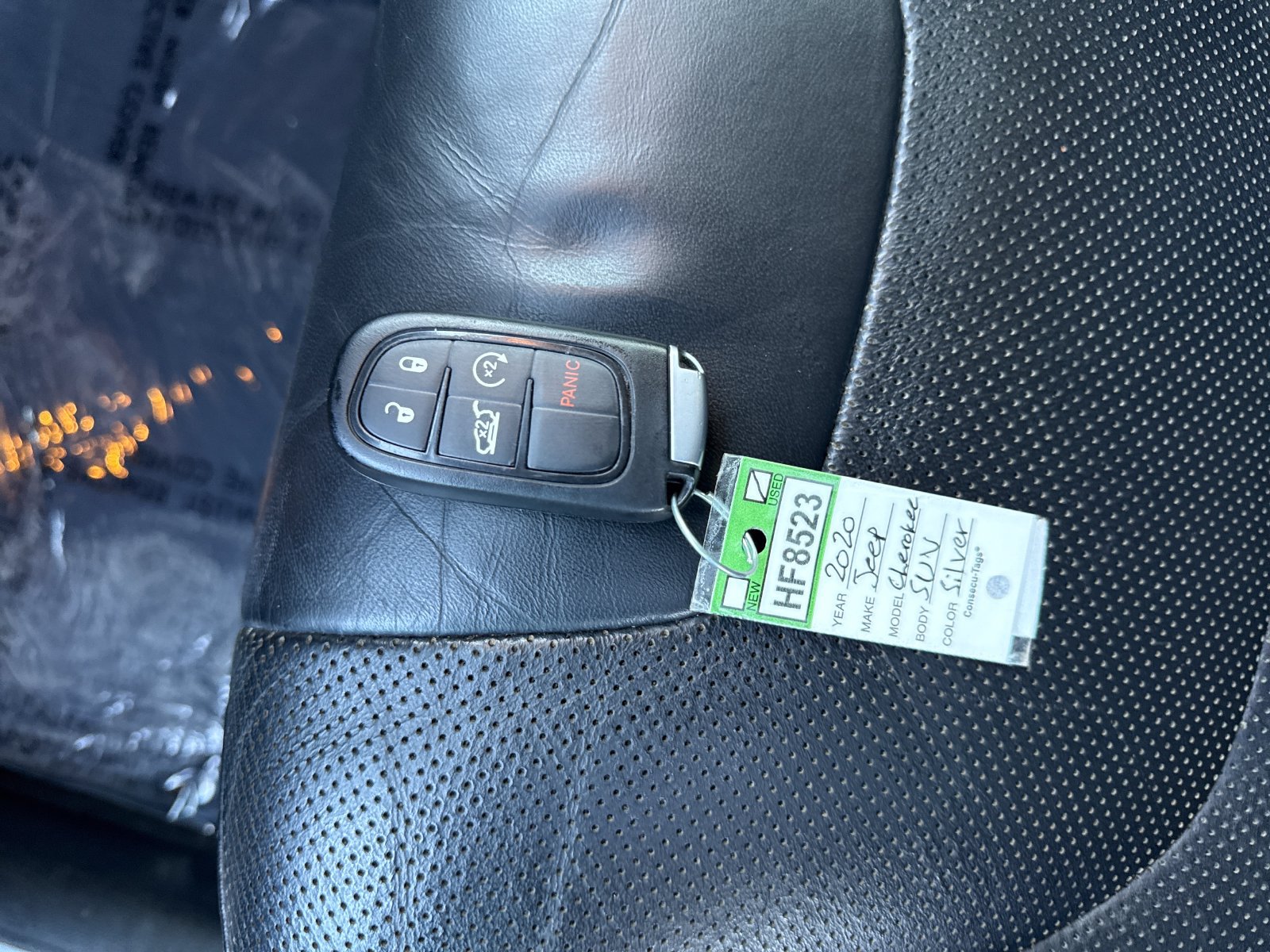 Used 2020 Jeep Cherokee Limited FWD image 29