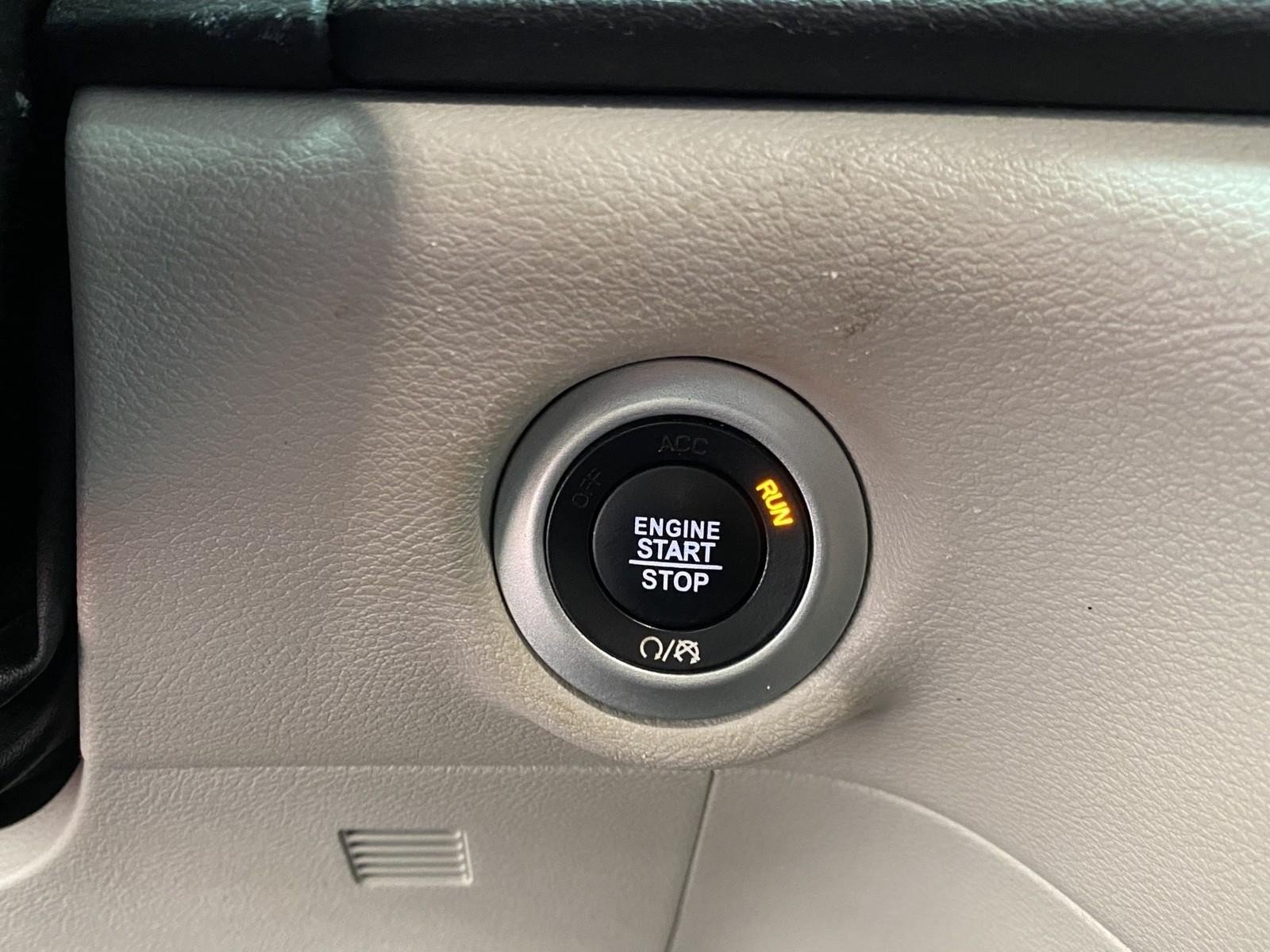 Used 2022 Chrysler Pacifica Touring-L FWD image 19