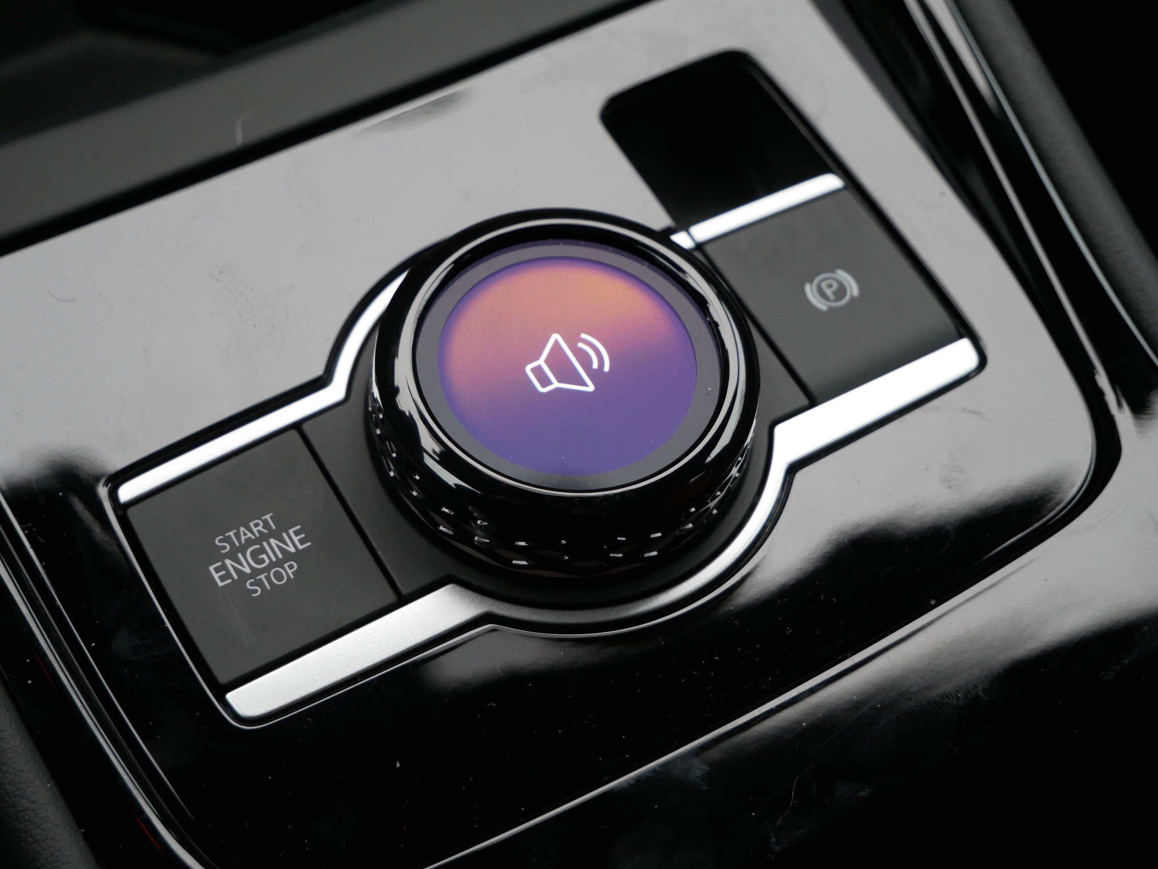 New 2026 Volkswagen Tiguan SEL R-Line image 9