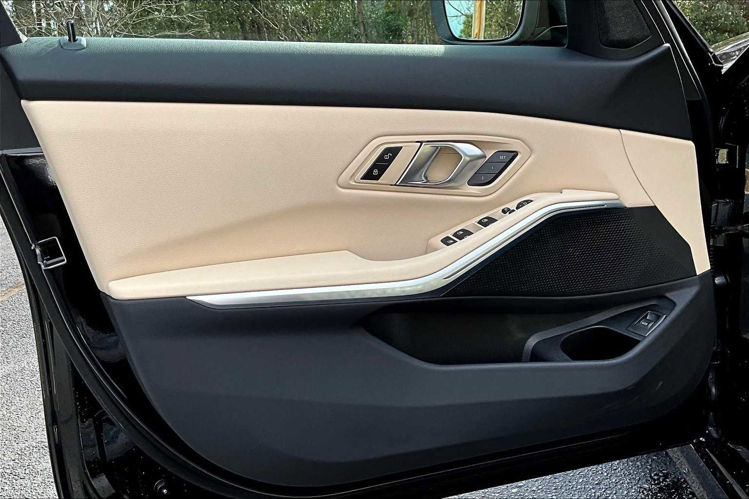 New 2025 BMW 330i Sedan w/ Premium Package image 10