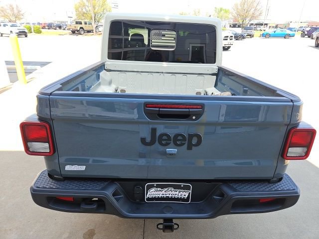 Used 2025 Jeep Gladiator Sport image 18