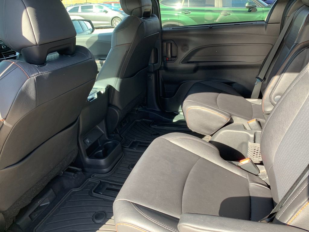 Used 2024 Toyota Sienna XSE w/ XSE Plus Package image 14