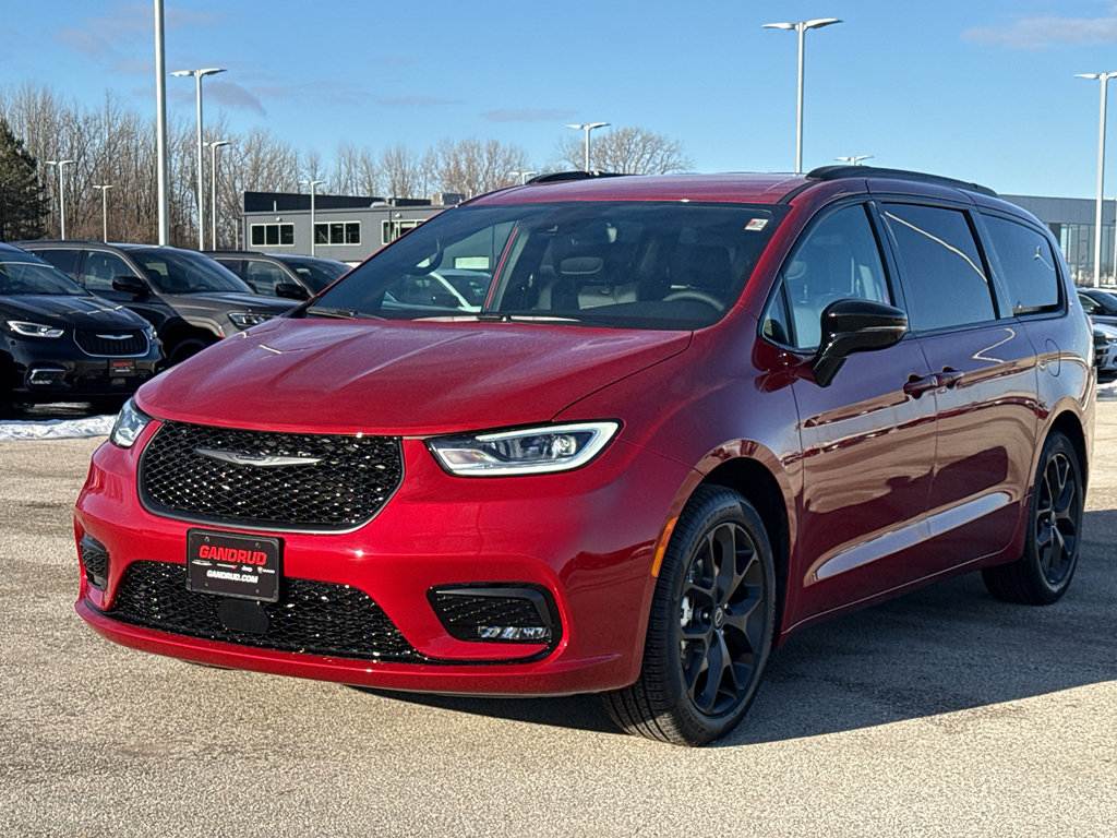 New 2026 Chrysler Pacifica Select w/ S Appearance Package FWD image 2