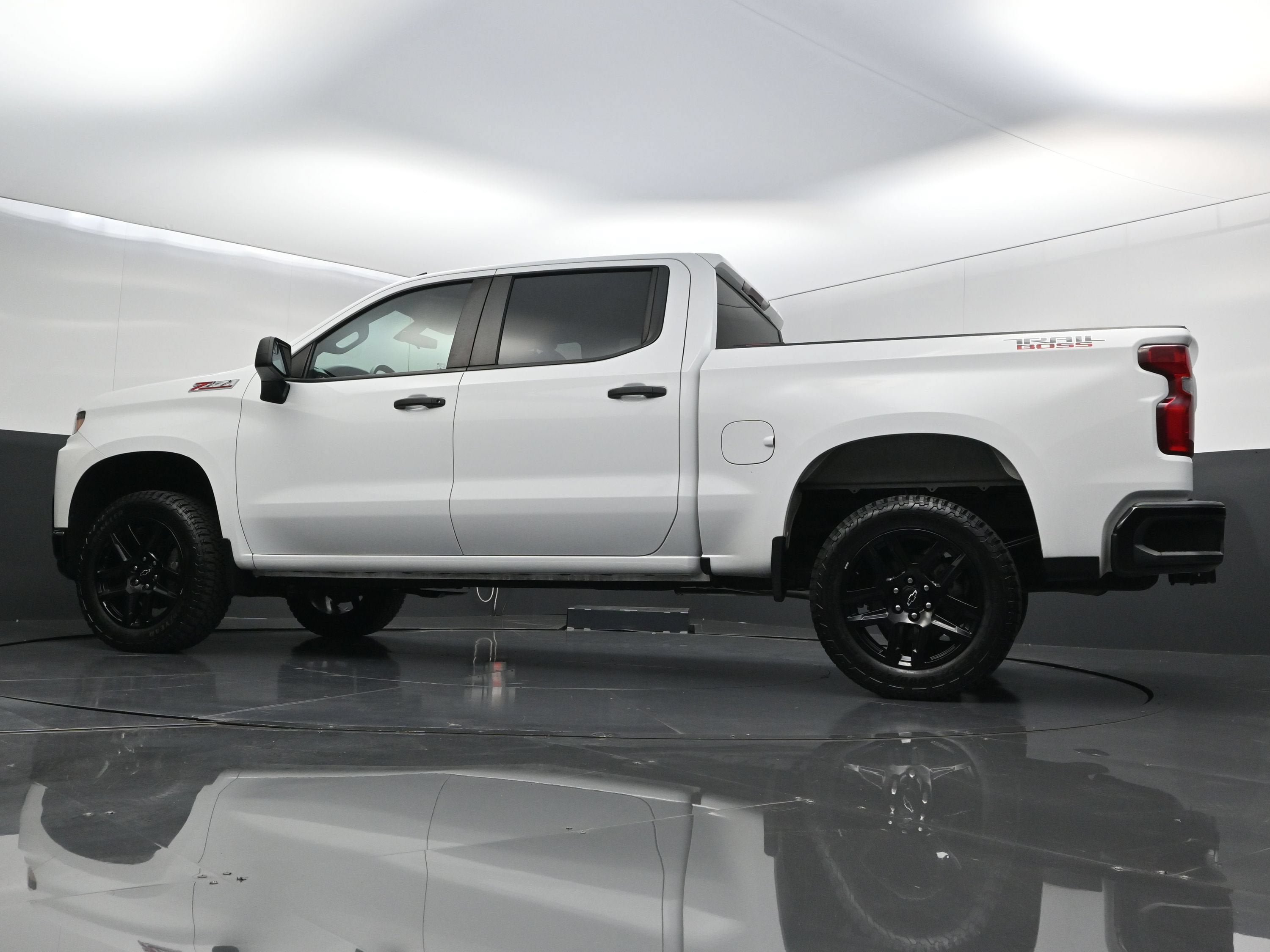 Used 2022 Chevrolet Silverado 1500 Custom Trail Boss w/ LPO, Dark Essentials Package AWD/4WD image 38