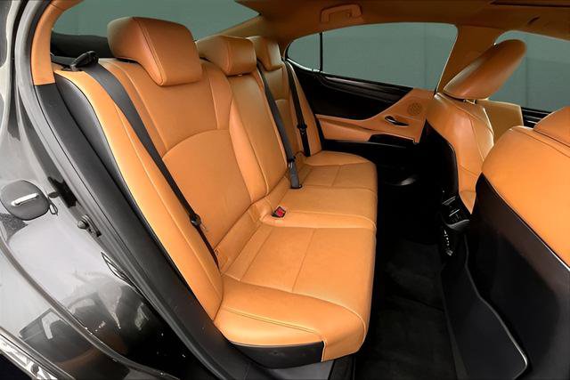 Used 2023 Lexus ES 350 w/ Accessory Package (Z2) image 25