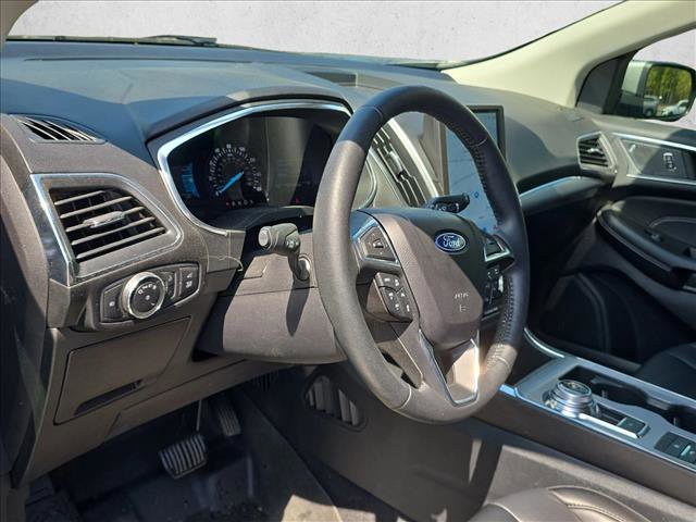 Used 2021 Ford Edge Titanium FWD image 10