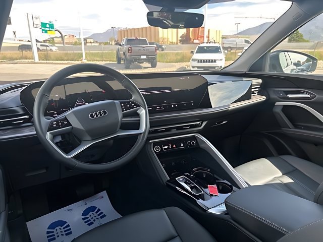 Used 2025 Audi Q5 Premium w/ Convenience Package AWD/4WD image 16