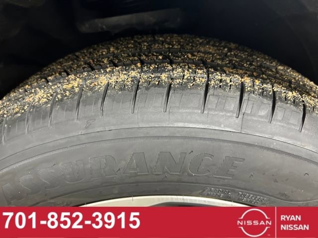 Used 2023 Buick Envision Essence image 14