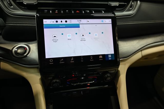 Used 2023 Jeep Grand Cherokee L Limited image 16