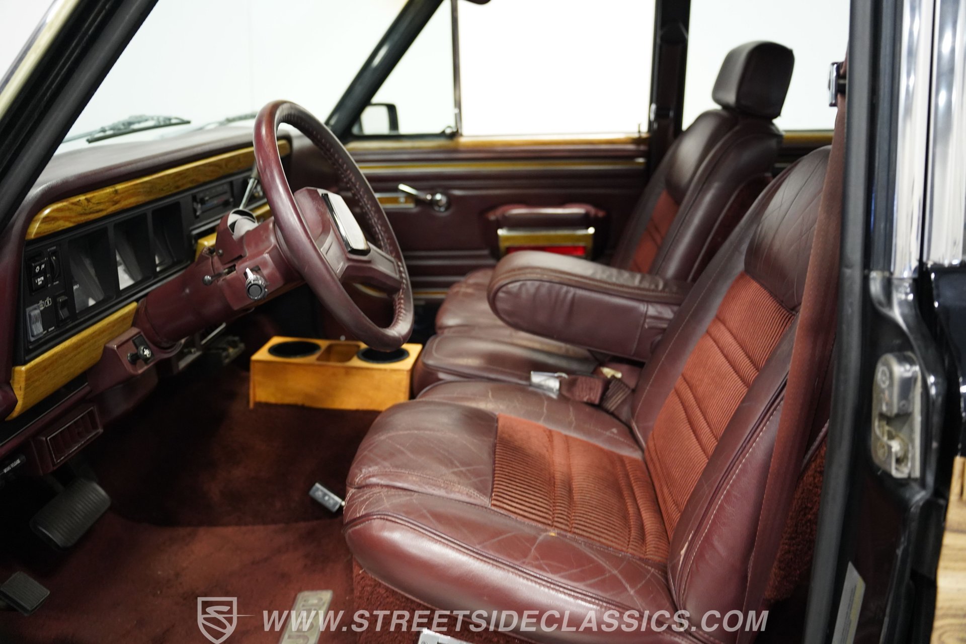 Used 1988 Jeep Grand Wagoneer image 33