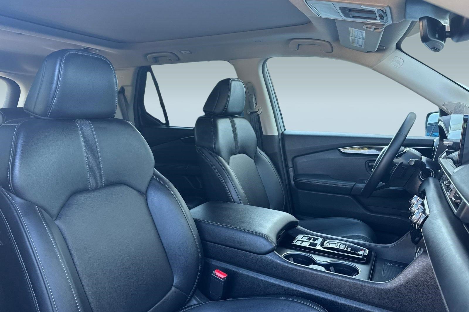 Certified 2025 Honda Pilot Touring image 31