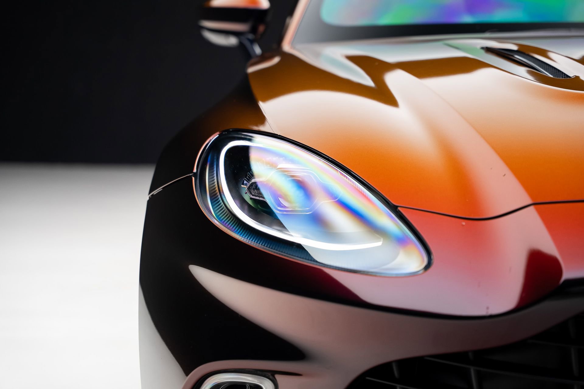 Used 2023 Aston Martin DBX AWD/4WD image 9