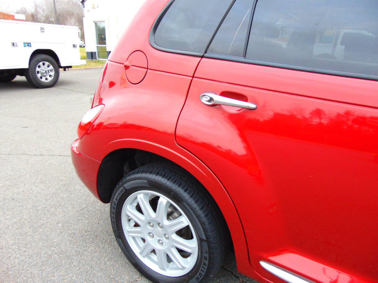 Used 2010 Chrysler PT Cruiser image 38