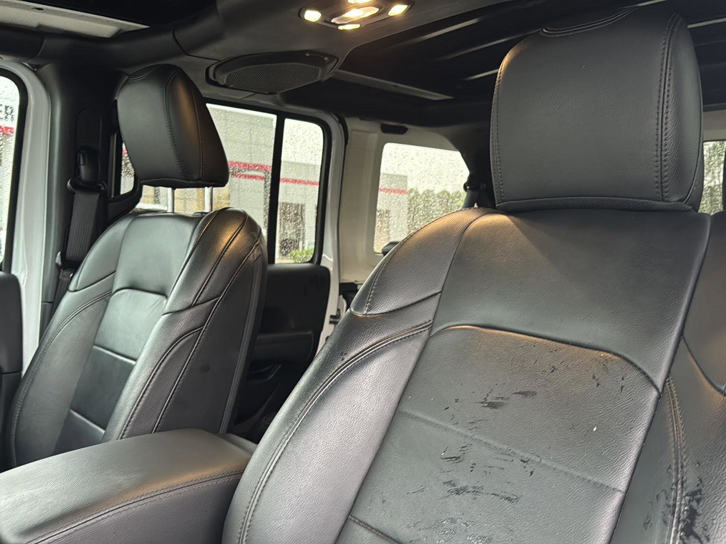 Used 2023 Jeep Wrangler Unlimited Sahara image 26