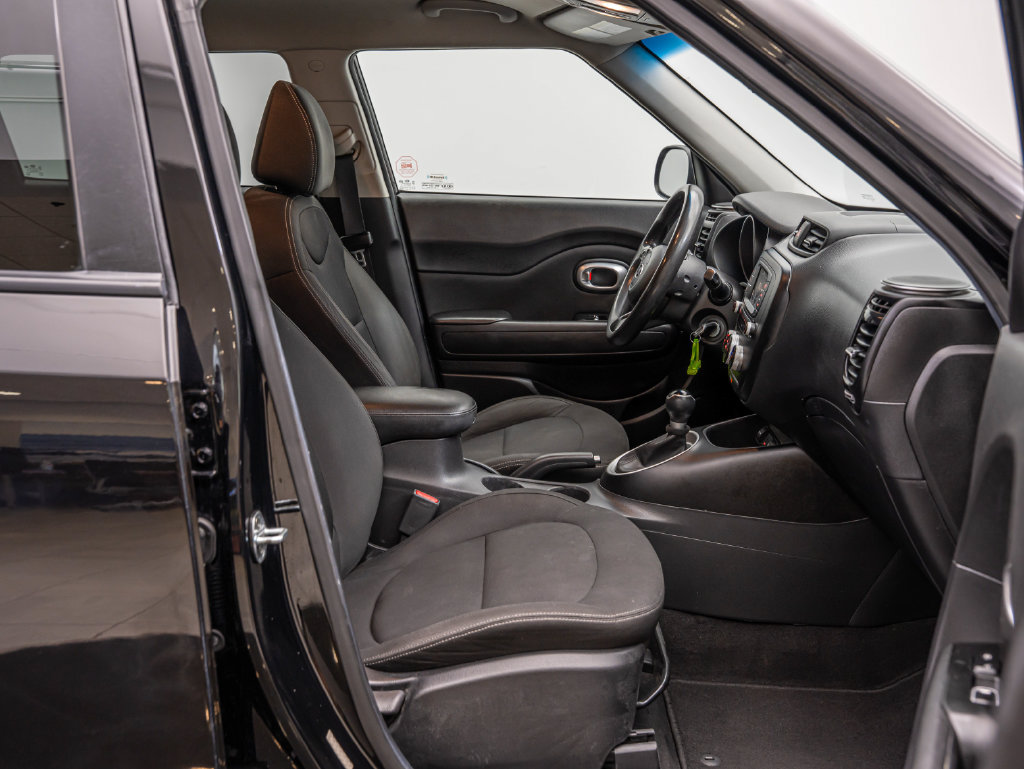 Used 2017 Kia Soul FWD image 21