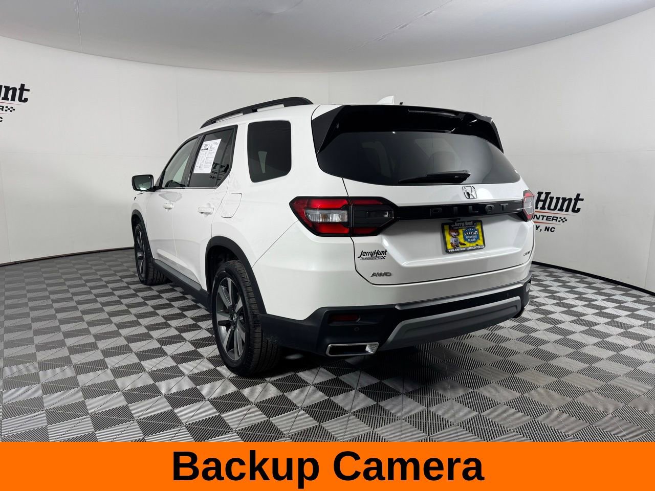 Used 2025 Honda Pilot Elite image 9