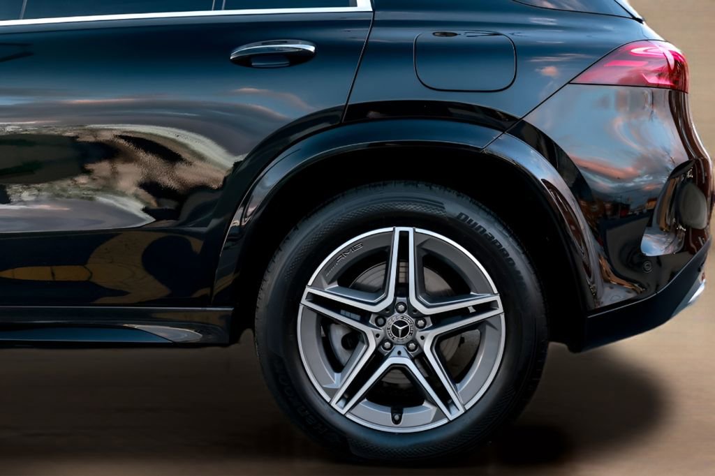 Used 2024 Mercedes-Benz GLE 450e 4MATIC w/ AMG Line Exterior image 13