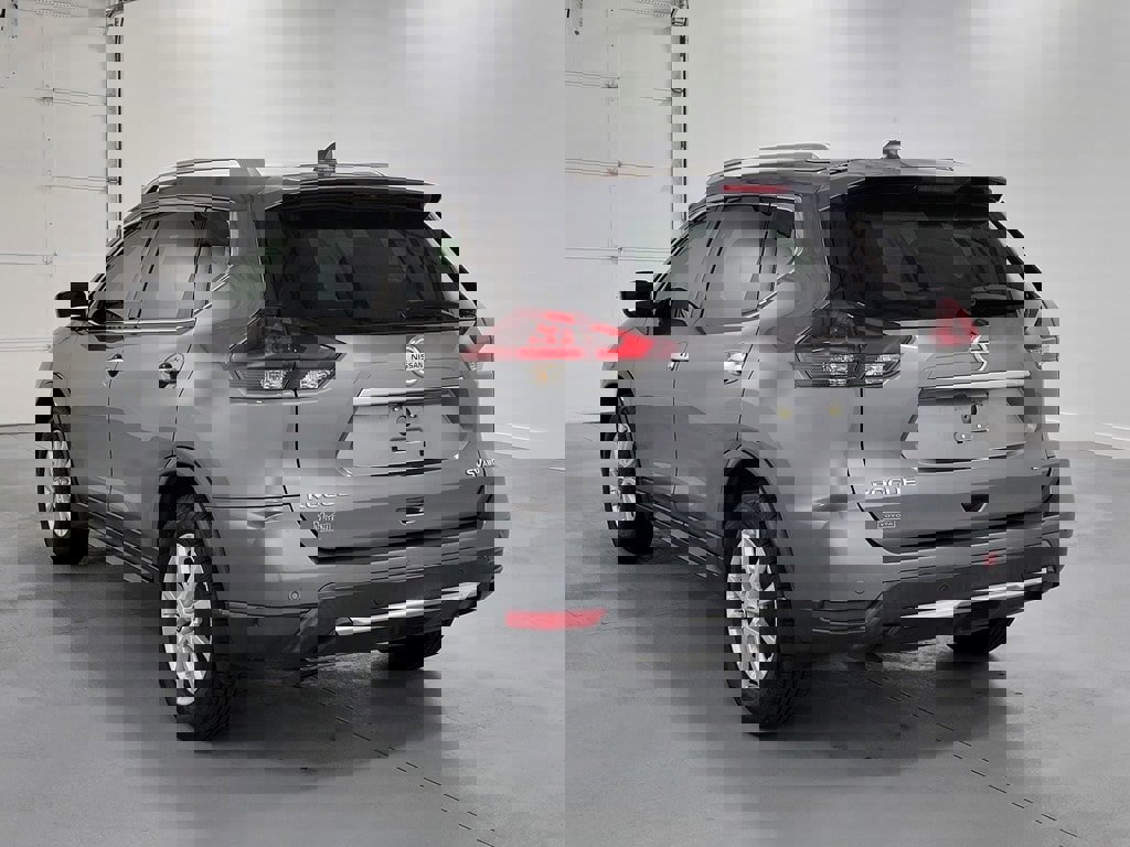 Used 2019 Nissan Rogue SV image 7