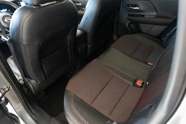 Used 2025 Nissan Kicks SR AWD/4WD image 7