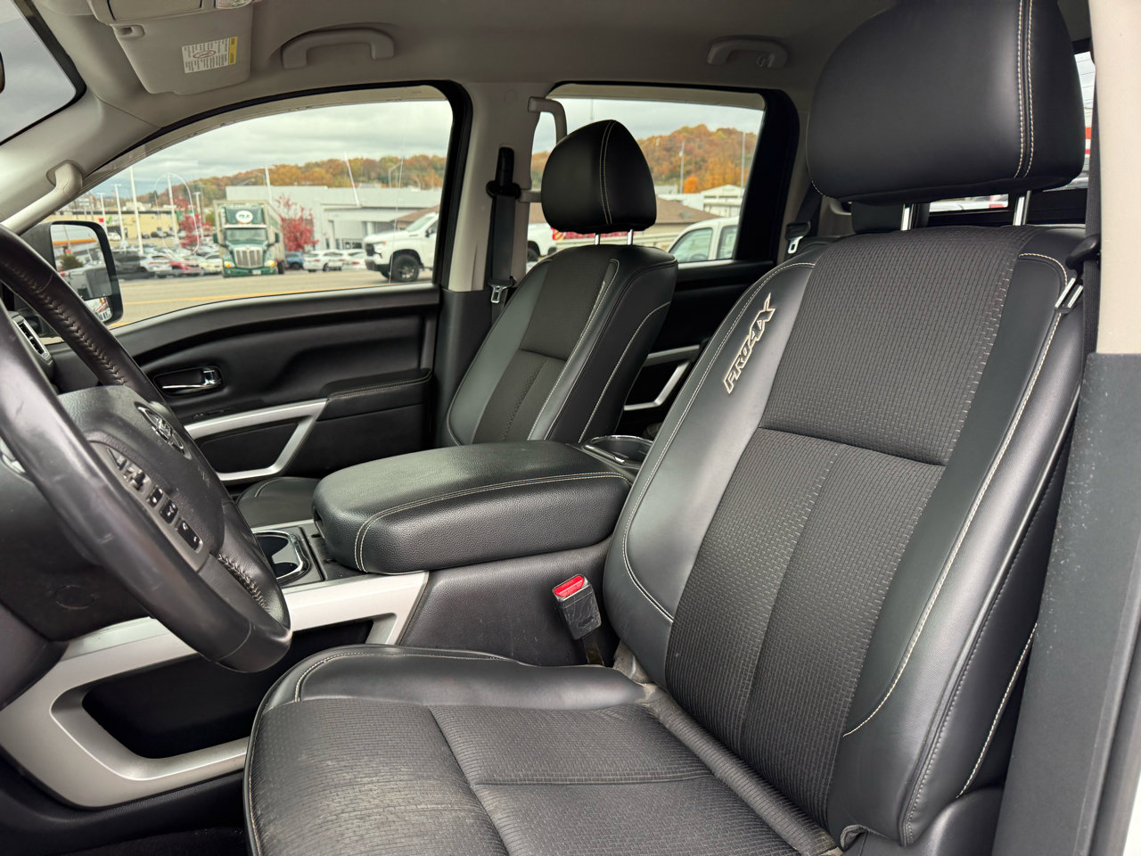 Used 2017 Nissan Titan PRO-4X image 17
