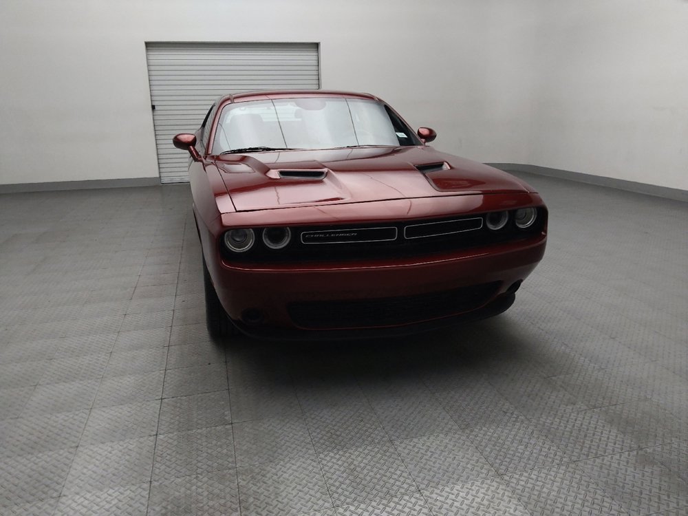 Used 2019 Dodge Challenger SXT image 14
