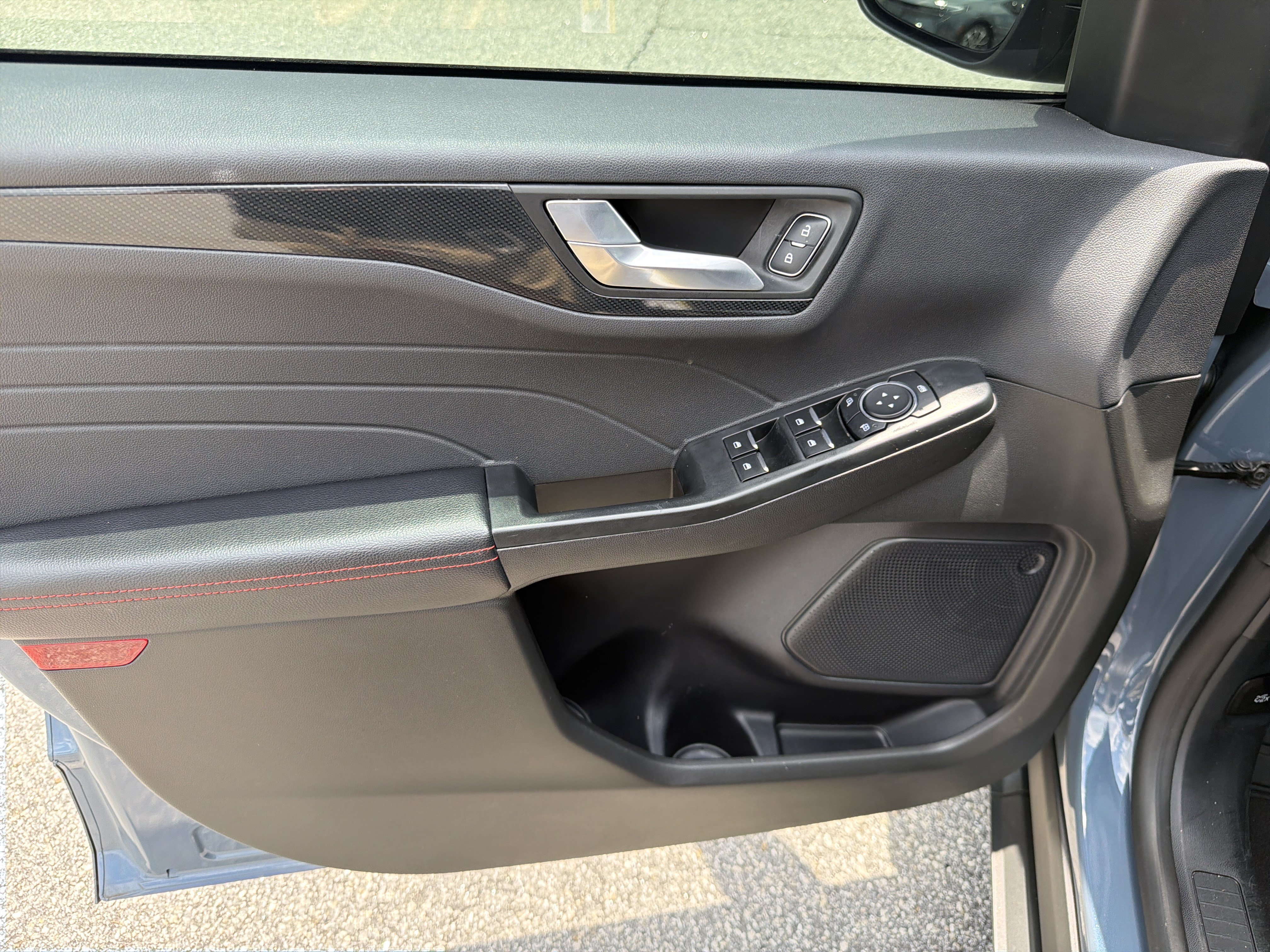 Used 2024 Ford Escape ST-Line w/ Tech Pack #1 FWD image 22