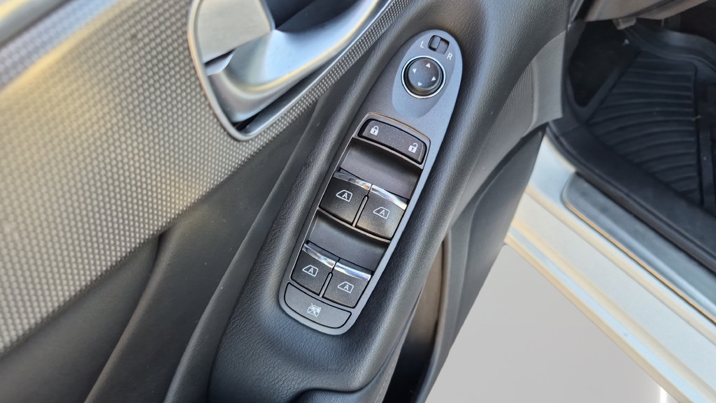 Used 2015 INFINITI Q50 Premium AWD/4WD image 10