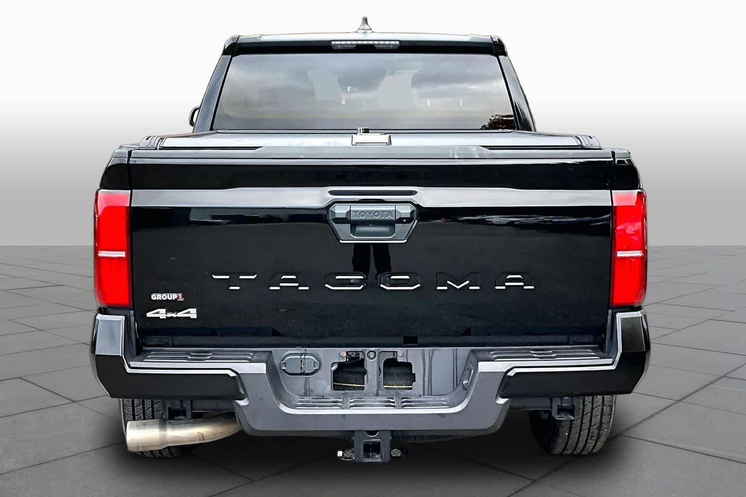 Certified 2025 Toyota Tacoma SR5 AWD/4WD image 5