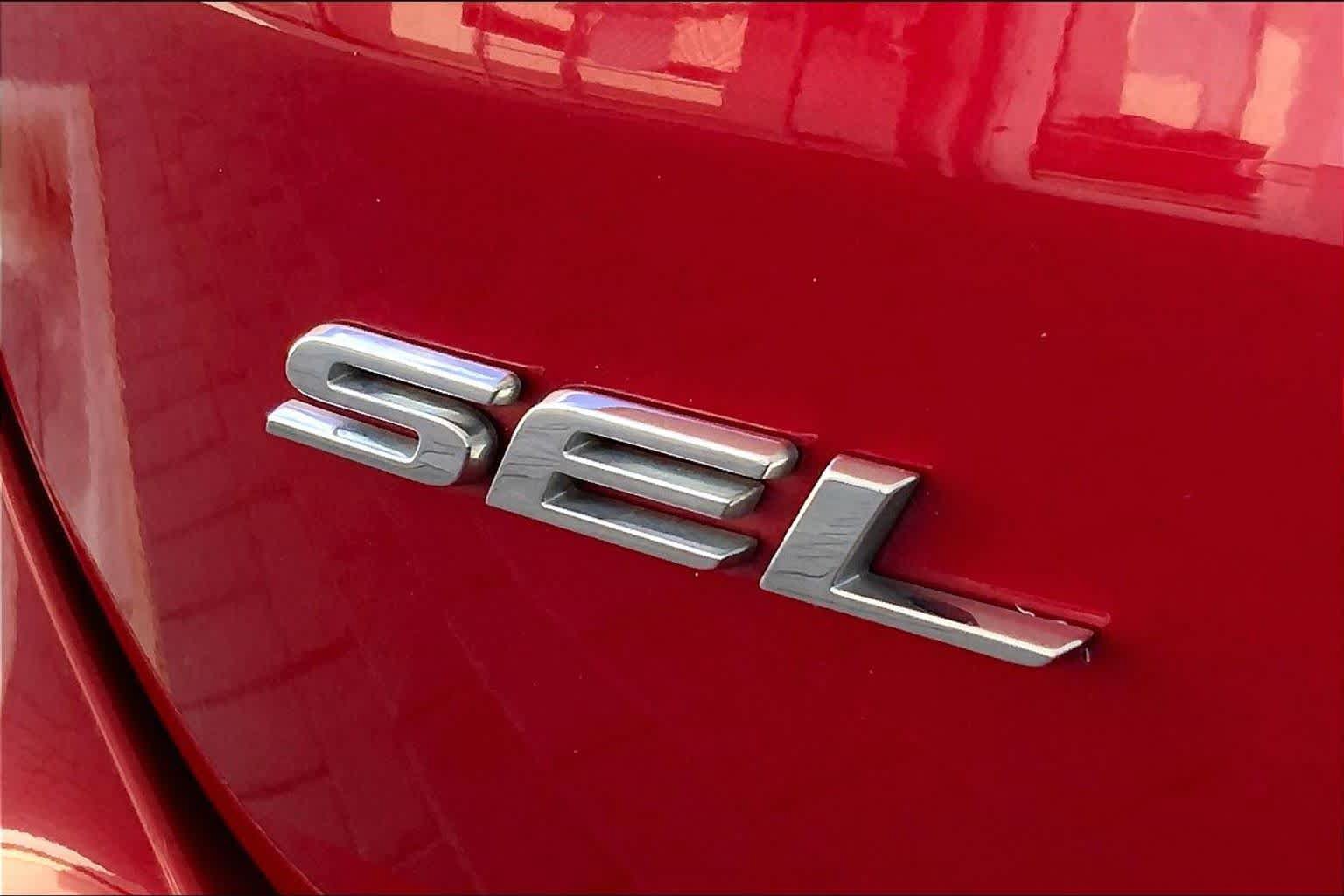 Used 2024 Ford Edge SEL AWD/4WD image 10