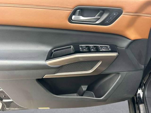 Used 2022 Nissan Pathfinder Platinum w/ Lighting Package (N92) image 26