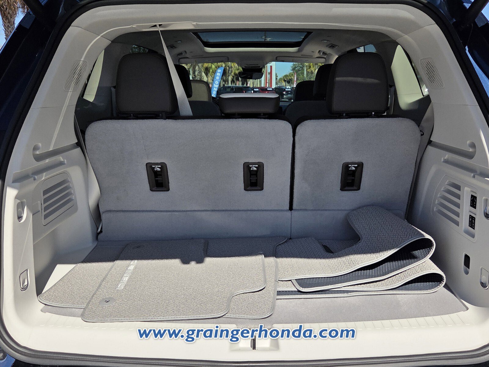 Used 2024 GMC Acadia Denali w/ Super Cruise Package image 12